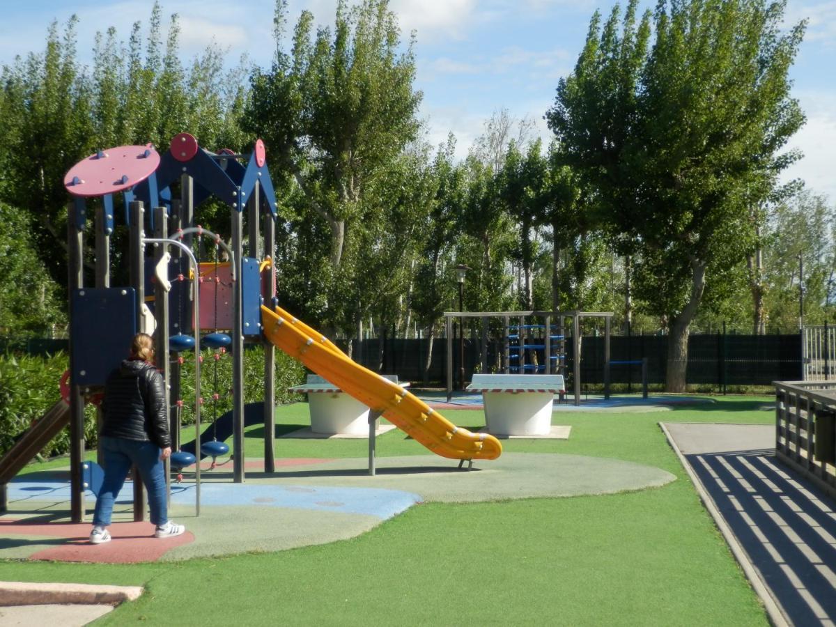 Hotel Camping Les Sables Du Midi Valras-Plage Esterno foto