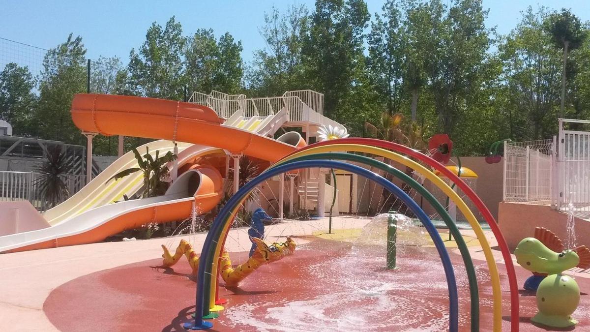Hotel Camping Les Sables Du Midi Valras-Plage Esterno foto